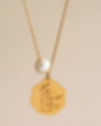 Collier Isadora dessin gravé de l'artiste Romane Sérazin par Maison LAU