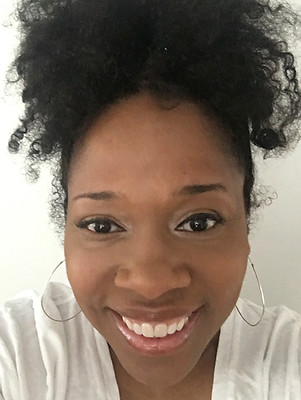 Donna Woodley Headshot