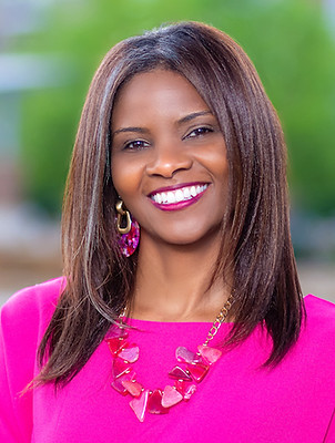 Kendra Headshot