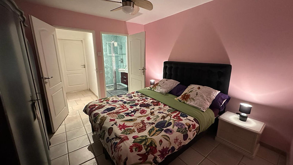 Chambre double lit Queen size (160*200)