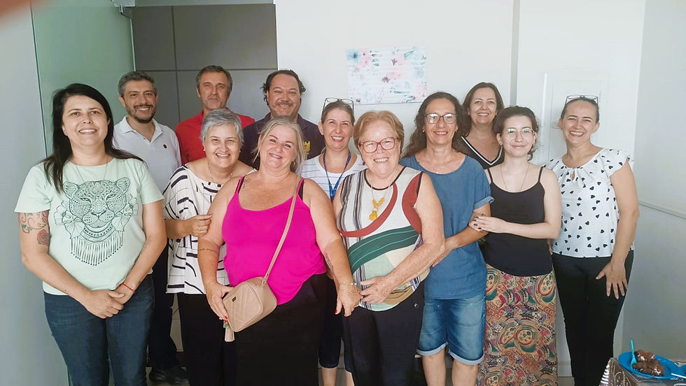 A homenagem aconteceu na sala de café do prédio administrativo