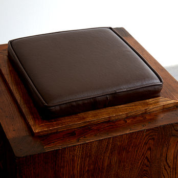 Griffith_AntiqueChessOttoman(1b)