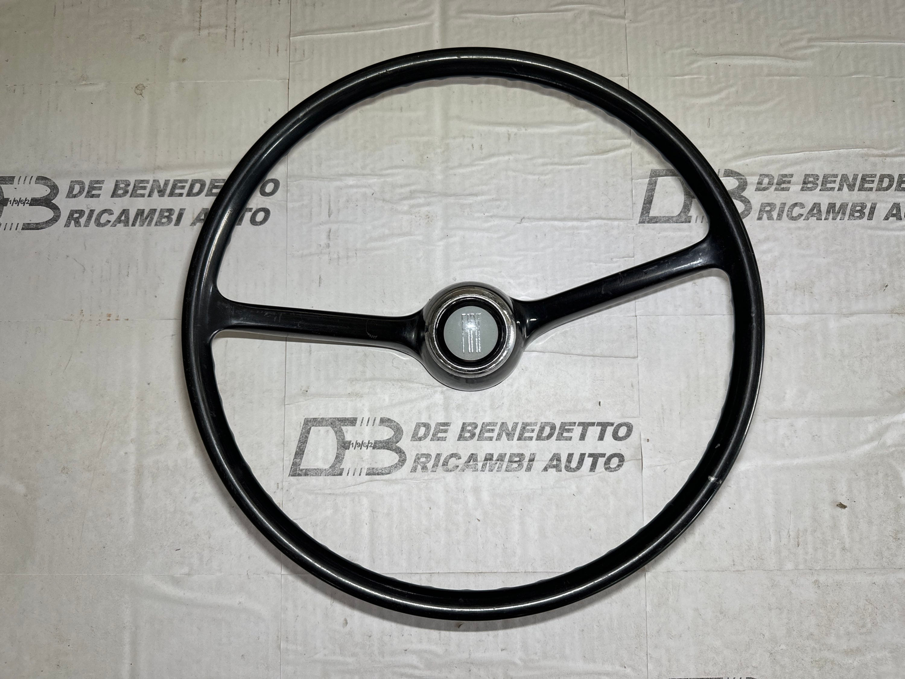 VOLANTE FIAT 1100 CON LOGO FIAT ARGENTO