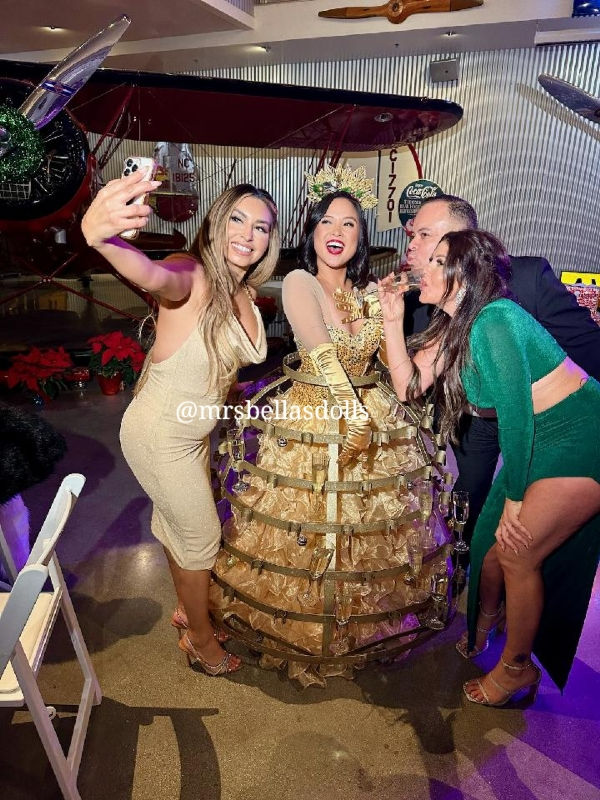 Guests selfies champagne dress