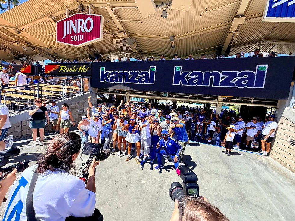 FLASHMOBDODGERSSTADIUM3