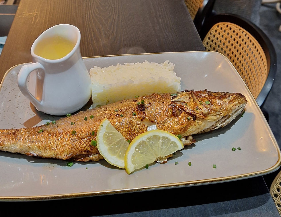 Un plat du jour, le bar grillé maison