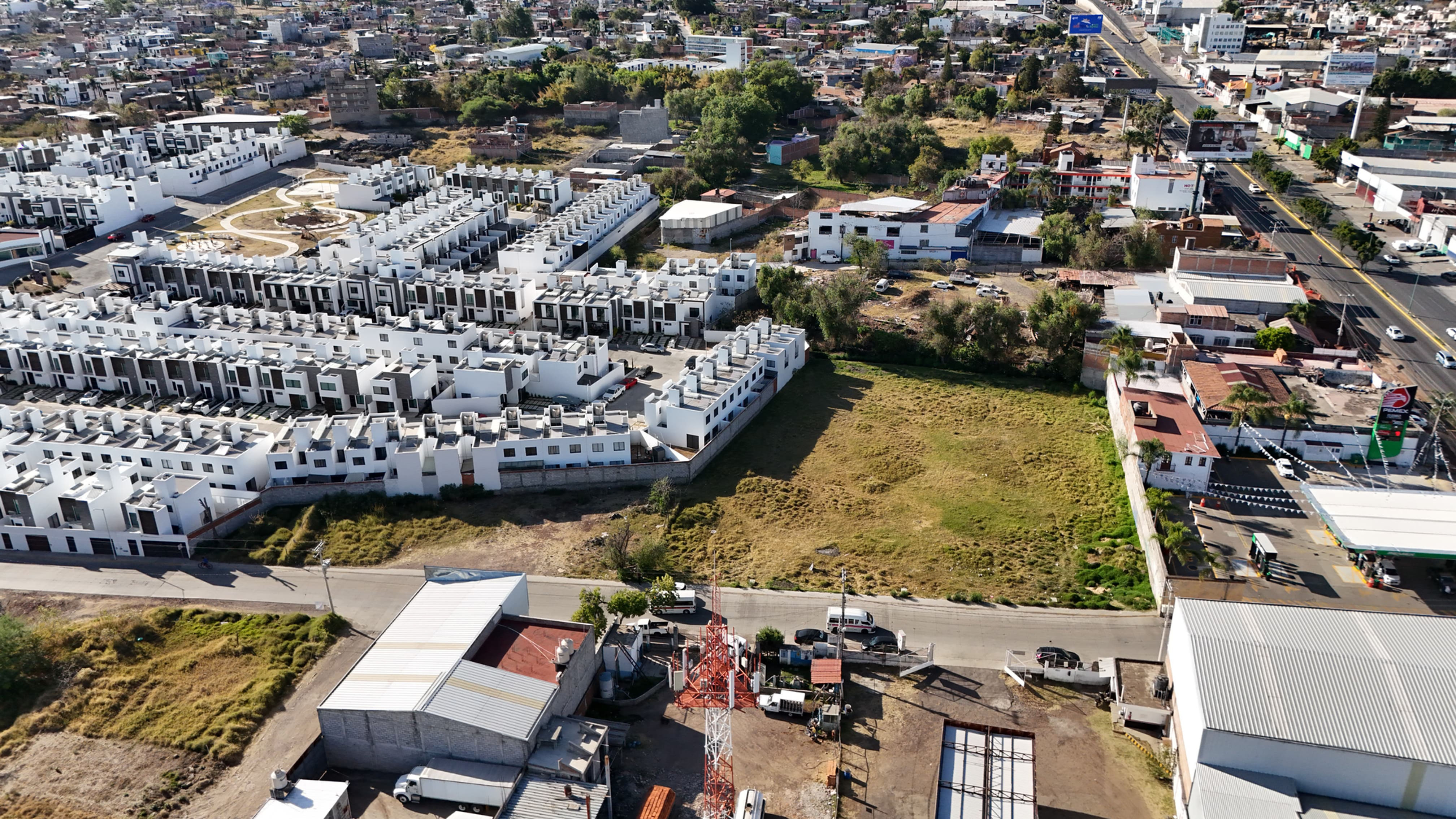 🌳🌲TERRENOS EN VENTA COL. SINDURIO (POR LA SEP) 🌳🌲