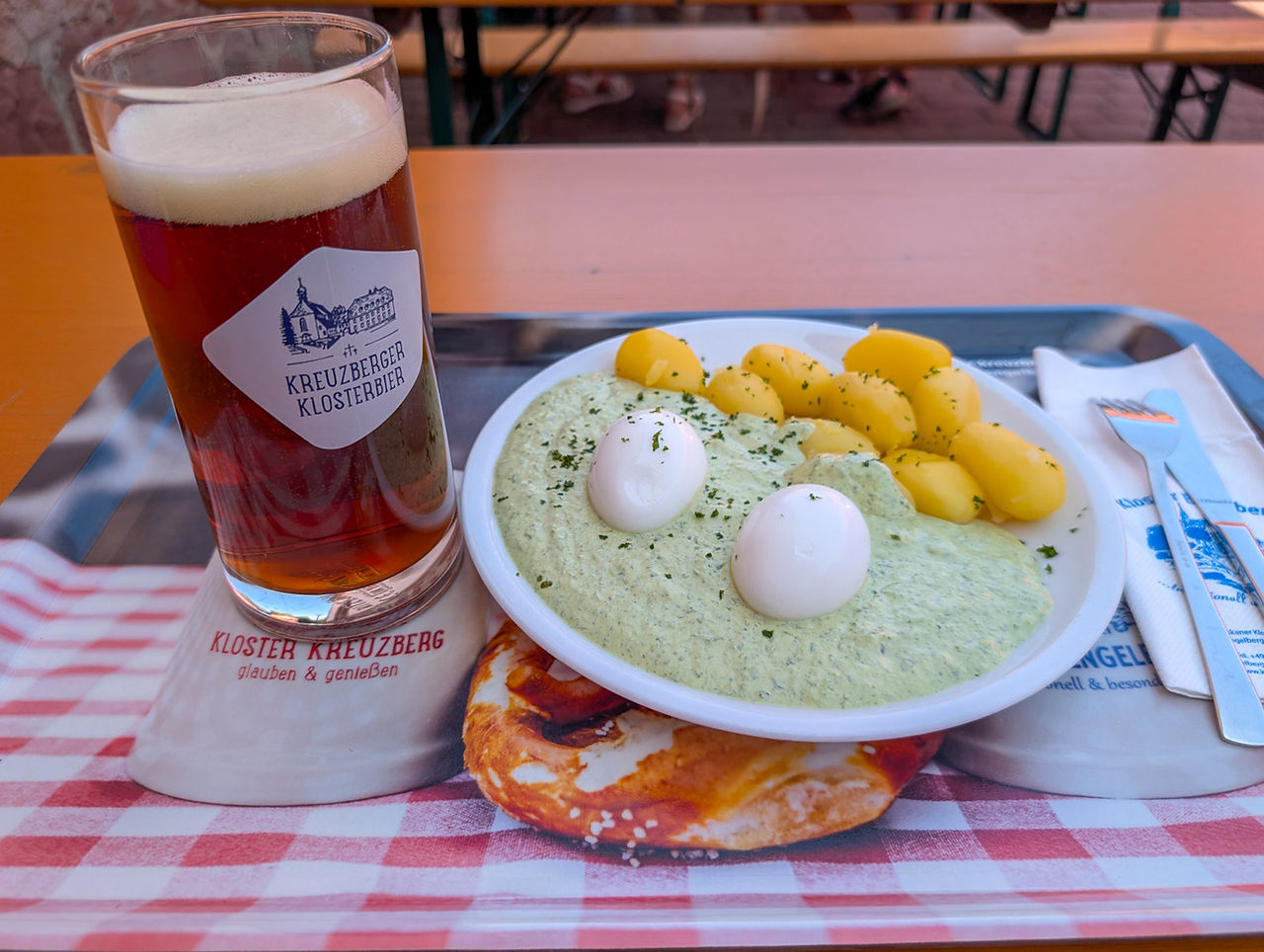 Klosterbier mit grüner Soß und Eier