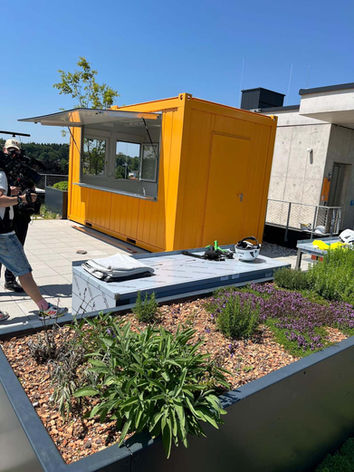 Container mit großem Schaufenster von der Containerbau Graf GmbH