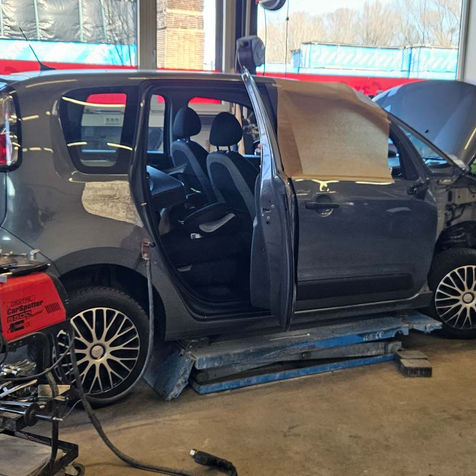 Reparatur von Creative Car Cosmetics