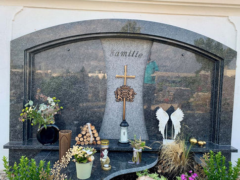 Wandgrab vom
Fruhwirth Steinmetzmeister