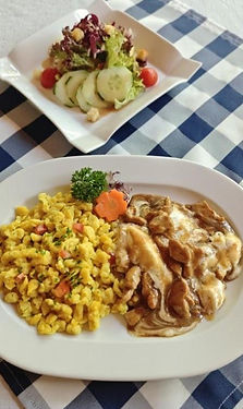 Spätzle mit Soße vom Feinspitz Café Restaurant