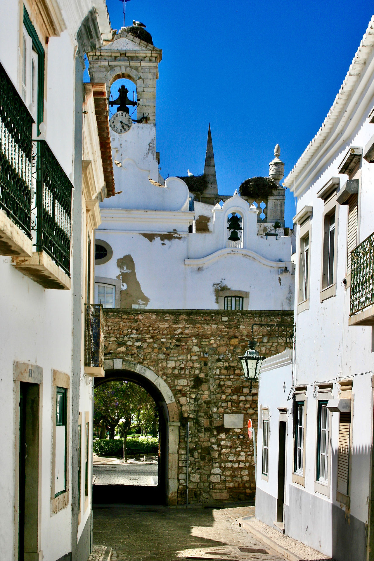 Back of the Arco da Vila