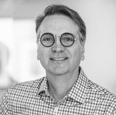 Debrickero Leonard sq_bw.jpg