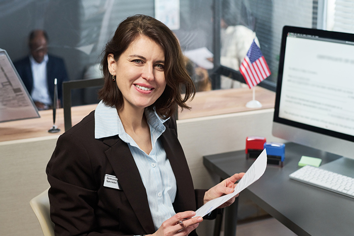 Federal employee meeting with advisor