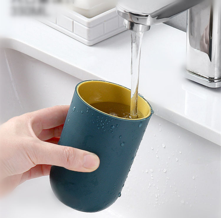 Thumbnail: Toothbrush Holder