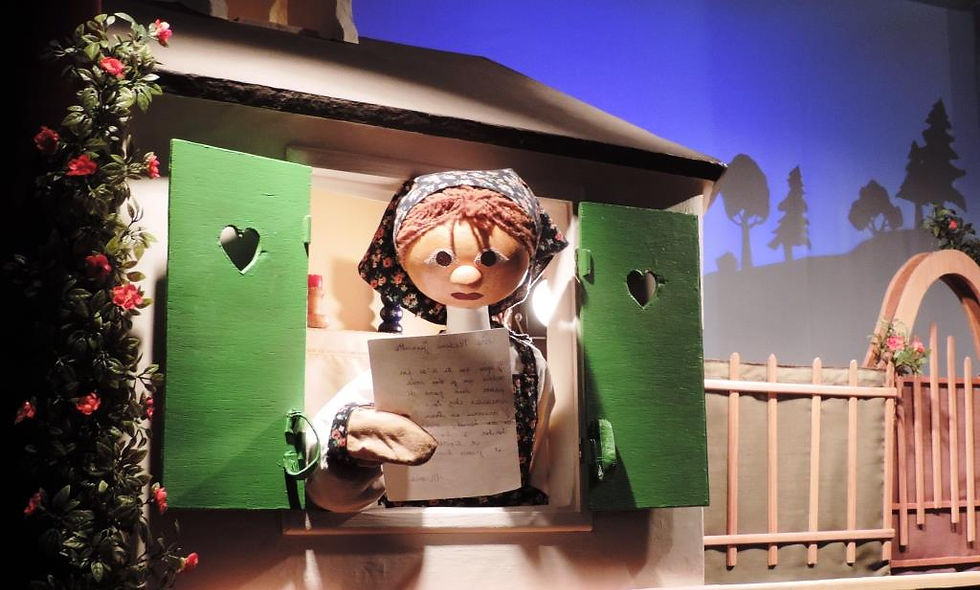 Jeannette lit la lettre de Marie