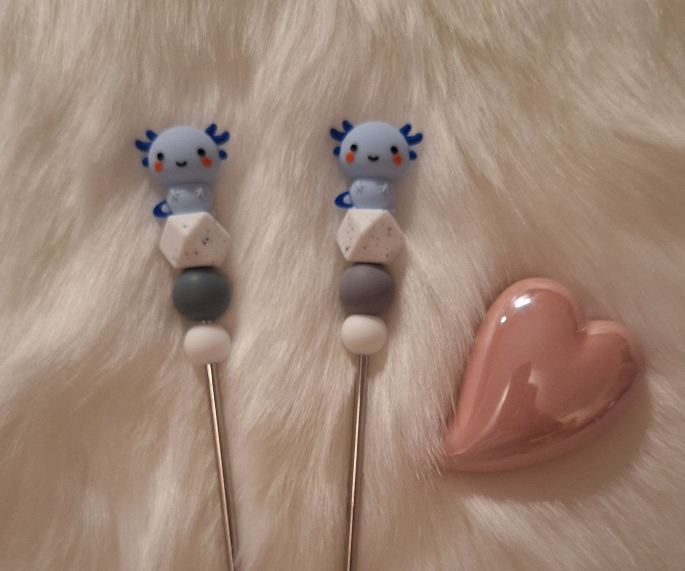 Niedliche Axolotl-Amigurumi-Sticks