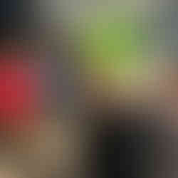 Zawodnik w czepku klubowym UKS Salmo Żory w trakcie zawodów.