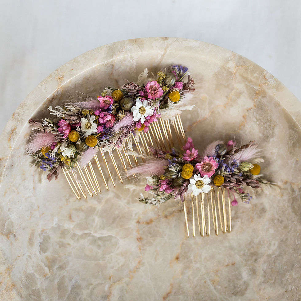 Bunter Haarkamm mit Trockenblumen „Mittsommer“ – Farbenfroher Boho Haarschmuck