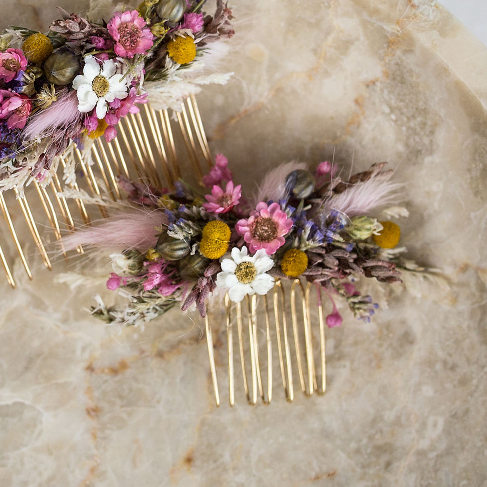 Bunter Haarkamm mit Trockenblumen „Mittsommer“ – Farbenfroher Boho Haarschmuck