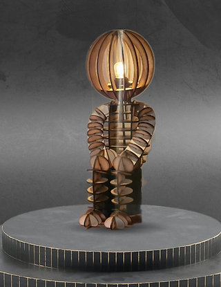 Woody, sittende bordlampe i finer