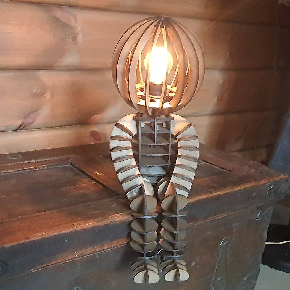 Miniatyrbilde: Woody bordlampe i finér