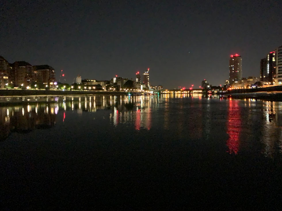 London hotel Night time Thames view