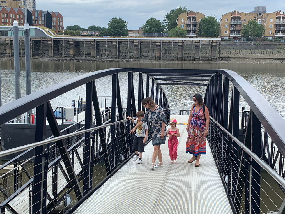 london hotel battersea barge thames
