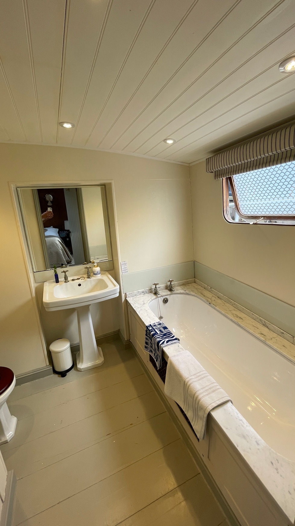 london hotel The en suite bathroom for the Captains Cabin. With a marble top bath and shower
