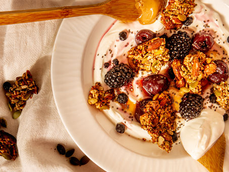 Granola maison aux noix et fruits séchés