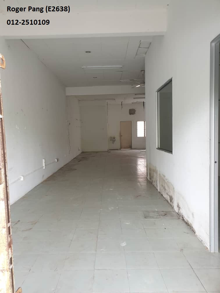 Thumbnail: Bandar Tasik Kesuma Shop Lot @ Beranang For Sale