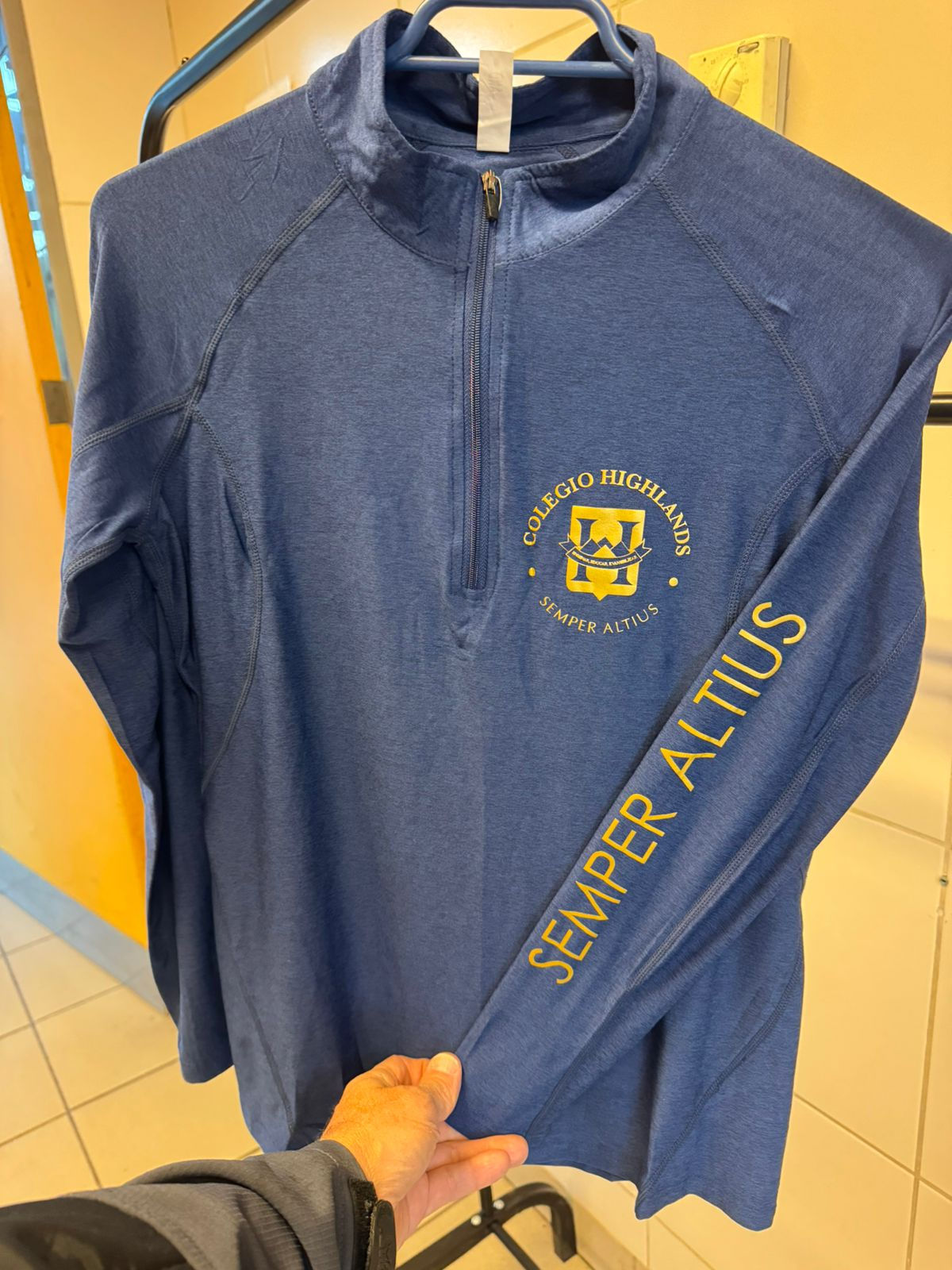 Polera Dry Fit Manga Larga con Cierre
