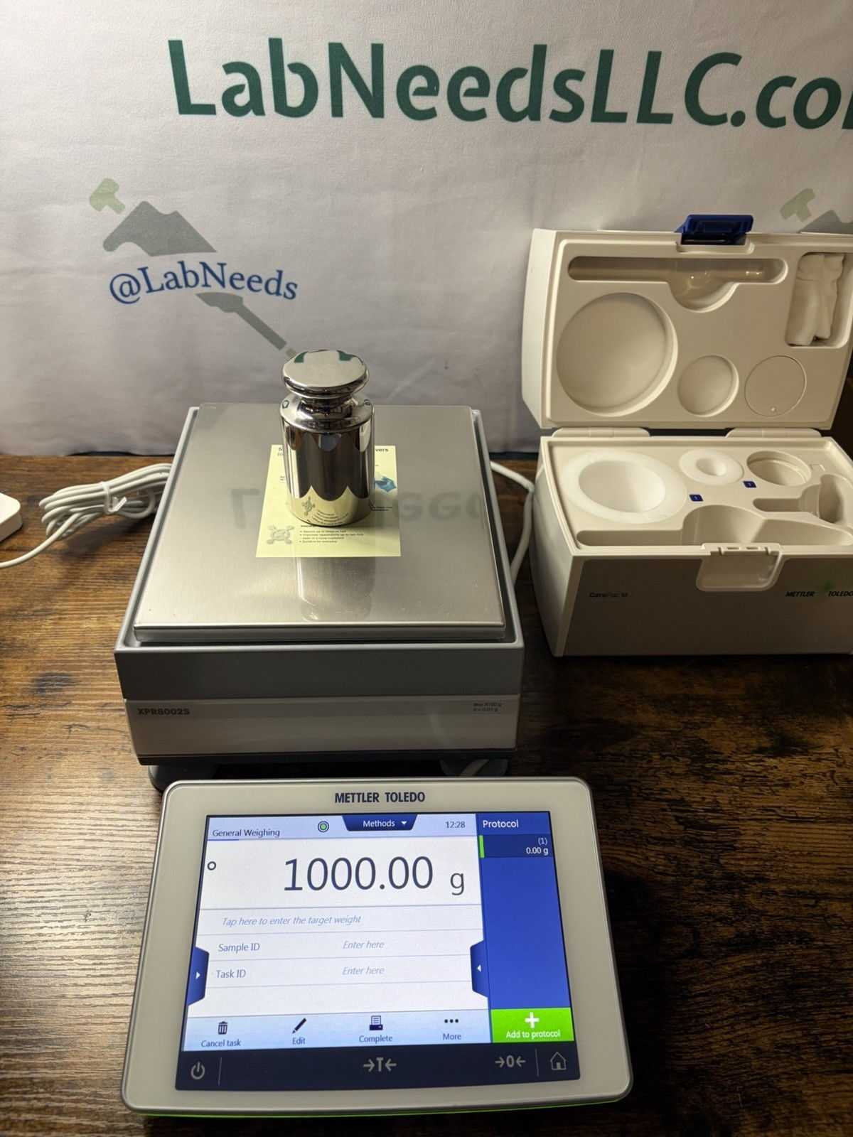 BRAND NEW IN BOX Mettler Toledo XPR8002S Balance/Scale 8100/0.01g