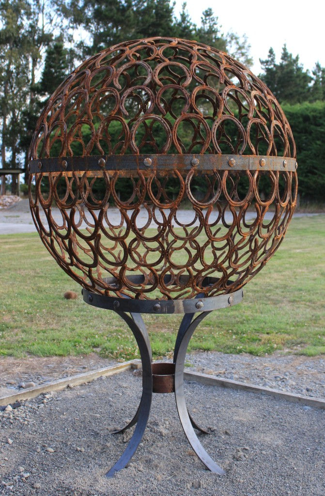 Thumbnail: STUDDED  HORSESHOE SPHERE / BALL / GLOBE GARDEN SCULPTURE ON STAND