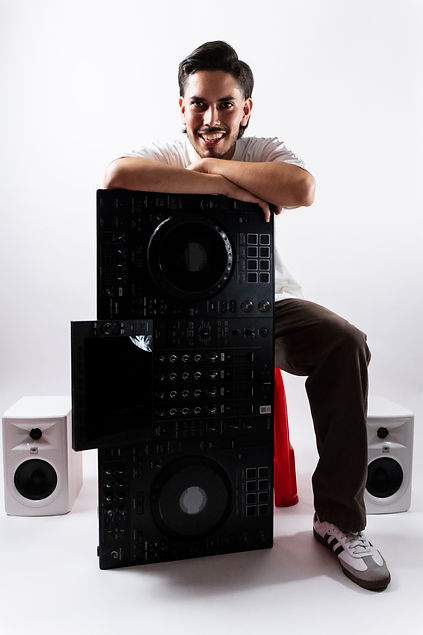 dj, ARIO, audio production, man, dj services, audio production services, dj ARIO, event, clubs