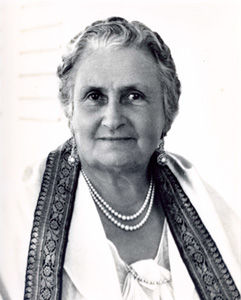 maria-montessori-portrait