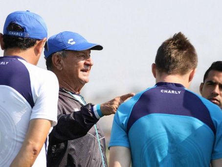Oficial: El Ojitos Meza se queda en el Puebla