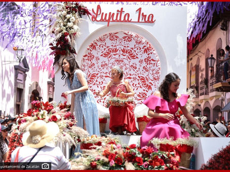 Con 40 participantes se realiza en Zacatlán el tradicional desfile de carros alegóricos