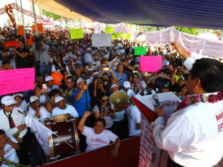 Combatir la pobreza con desarrollo plantea Barbosa en la Mixteca