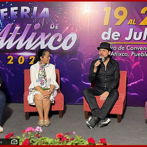 Reyli Barba abre con éxito el Teatro del Pueblo en la Feria de Atlixco 2025