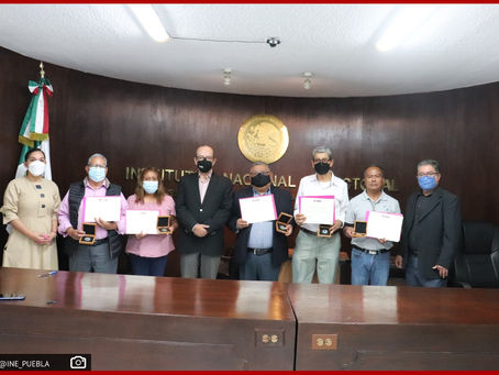 INE Puebla entrega reconocimientos a personal que se acogió a retiro voluntario