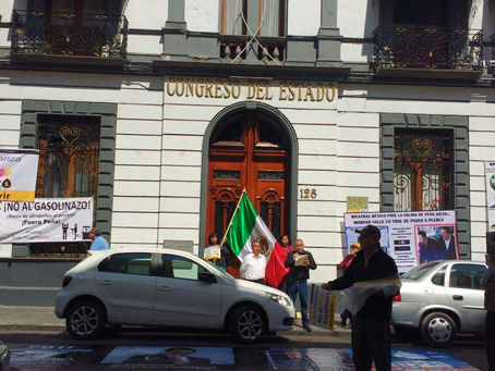 Organizaciones sociales protestan en Puebla contra el gasolinazo