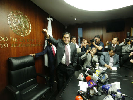 Defiende Miguel Barbosa su respaldo a AMLO