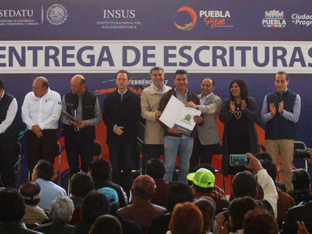 Entrega Tony Gali escrituras en San Pablo Xochimehuacán