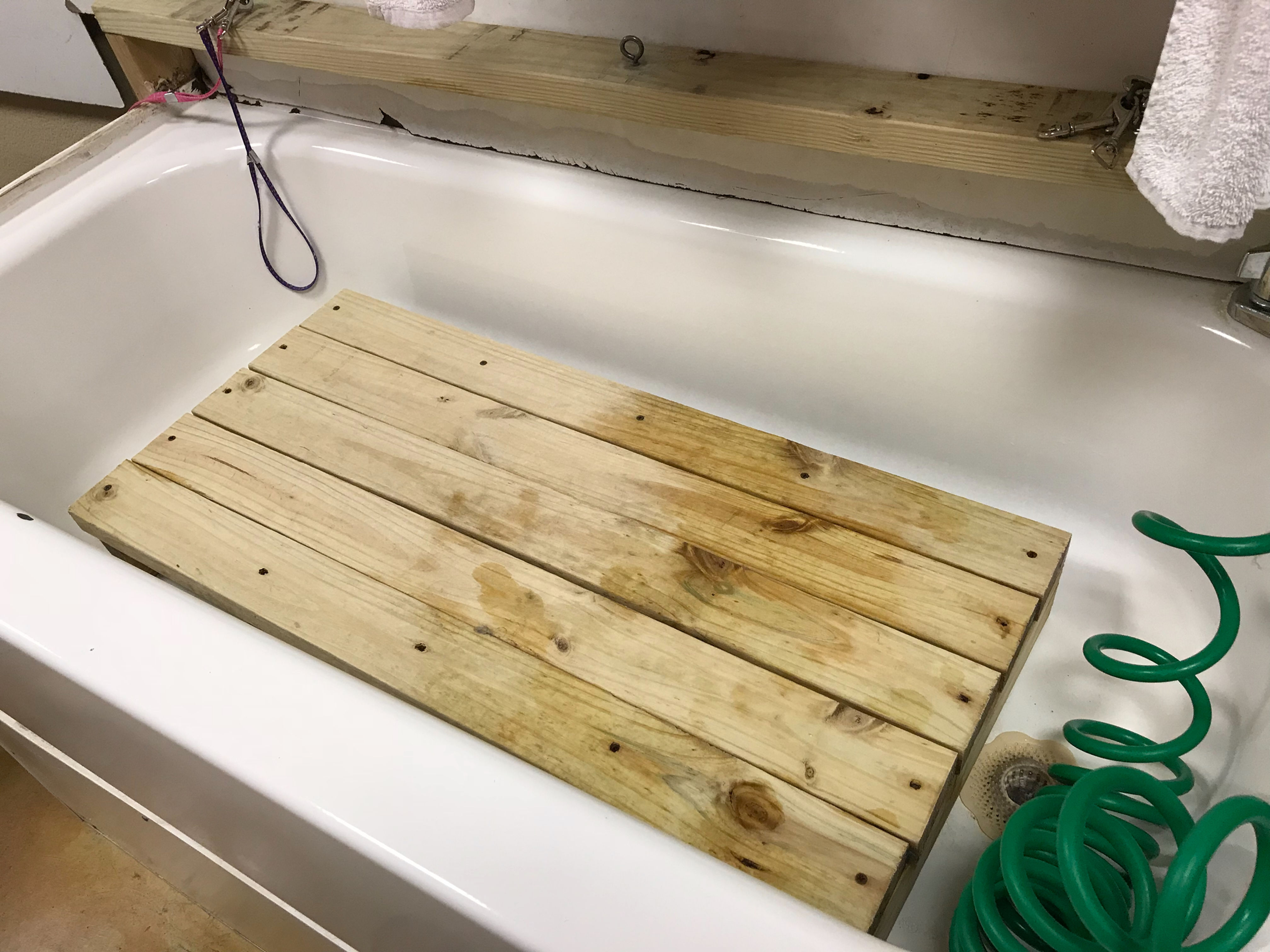 Dede's Wood Tub Stand