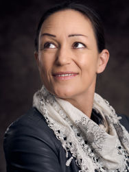 Corporate headshot photographer covering Leamington Spa, Kenilworth, Stratford upon Avon and Warwick.