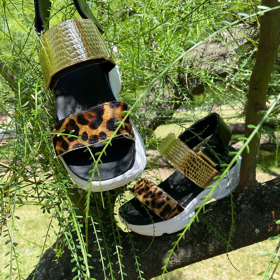 Miniatura: Malasia SS21 print & gold