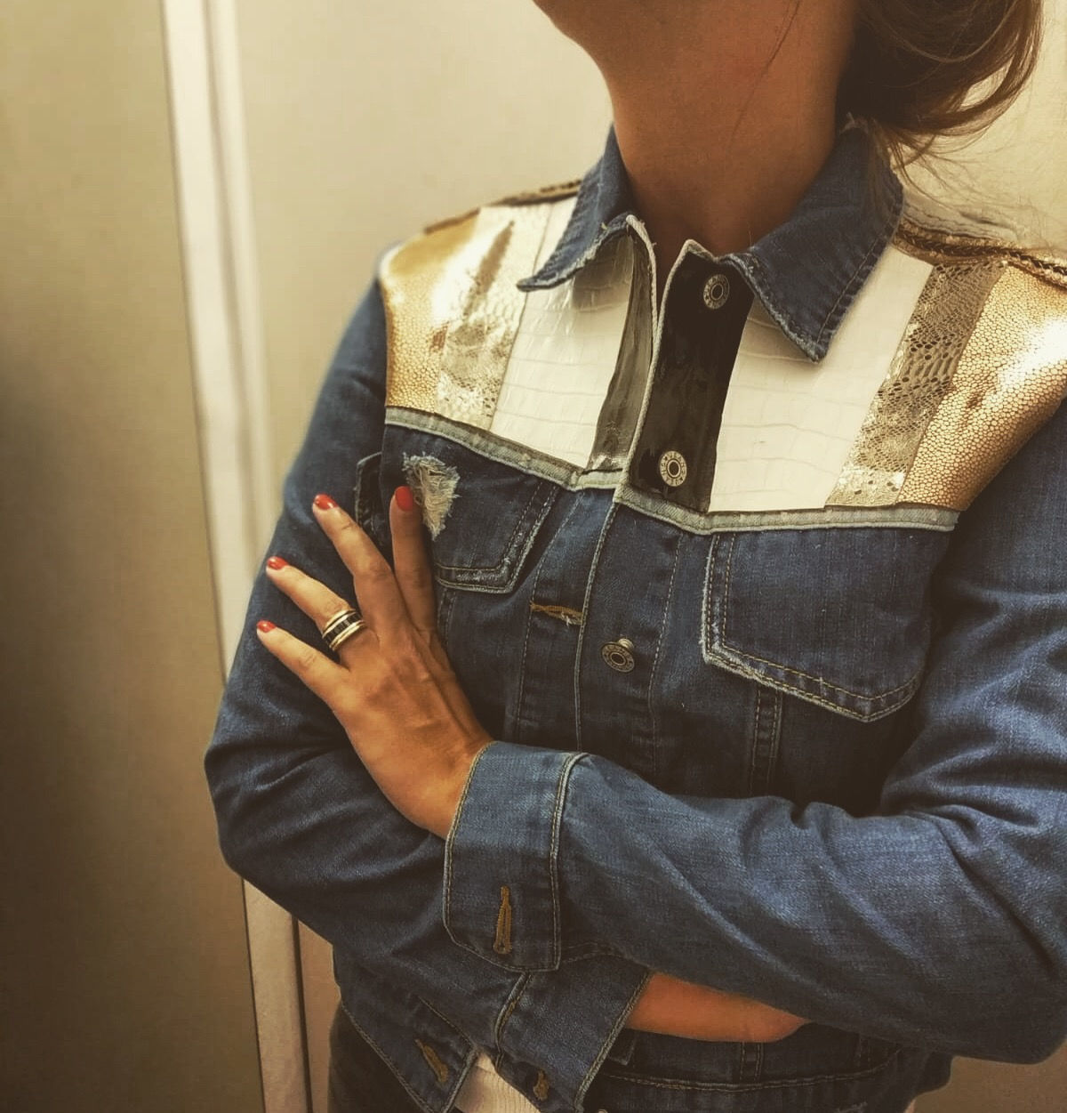 Campera de Jean intervenida en cuero