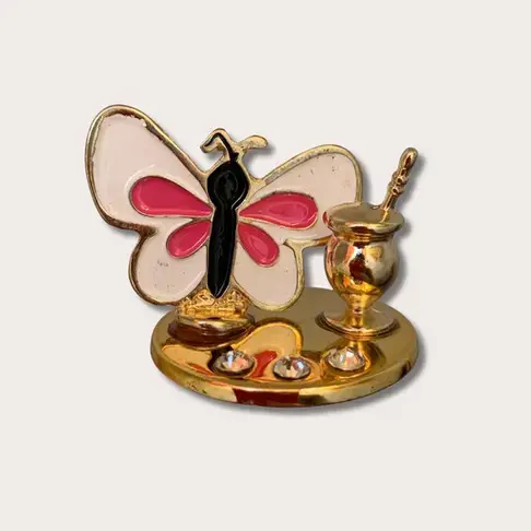 Enfeite borboleta branca com rosa